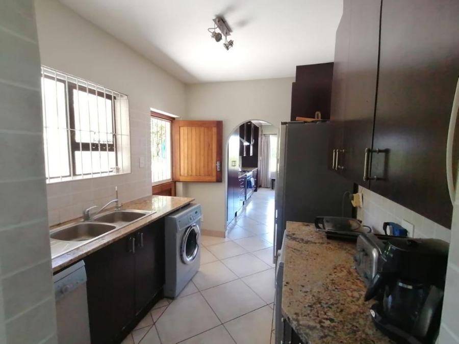 8 Bedroom Property for Sale in Paradise Beach Eastern Cape